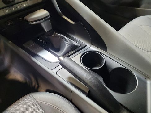 Used 2022 Hyundai Elantra SE FWD image 26