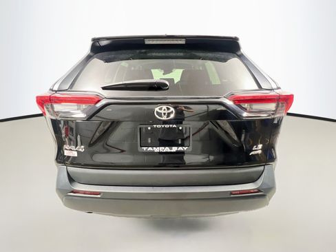 Used 2024 Toyota RAV4 LE AWD/4WD image 6