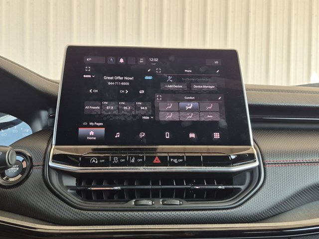 Used 2024 Jeep Compass Trailhawk AWD/4WD image 11