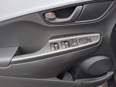 Used 2020 Hyundai Kona SE image 12