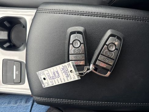 Used 2024 Ford Edge SEL w/ Convenience Package image 41