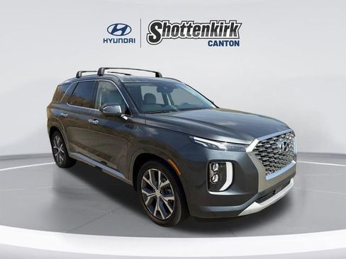 Used 2022 Hyundai Palisade Limited w/ Winter Package FWD image 3