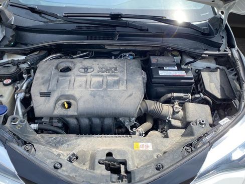 Used 2020 Toyota C-HR XLE FWD image 29