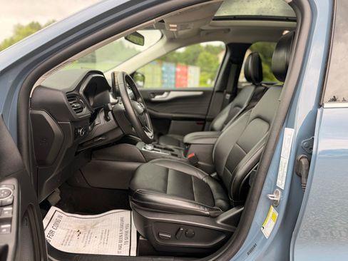 Used 2025 Ford Escape Platinum AWD/4WD image 9