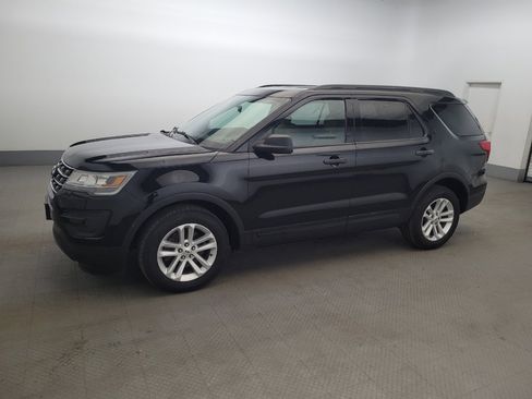 Used 2017 Ford Explorer 4WD image 2