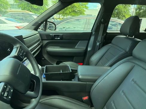 Used 2025 Hyundai Santa Fe Calligraphy AWD/4WD image 11