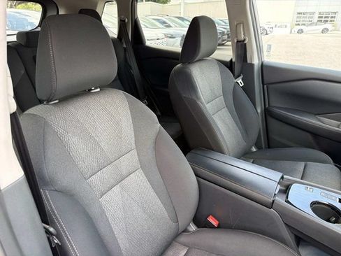 Used 2024 Nissan Rogue SV FWD image 16