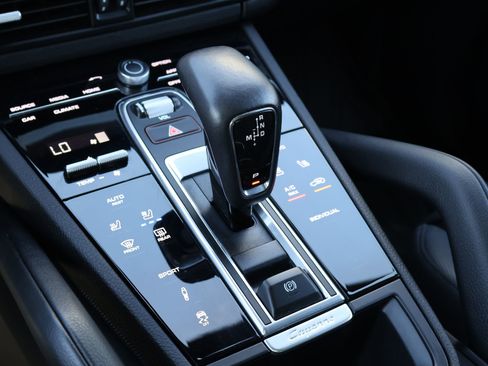 Certified 2023 Porsche Cayenne Platinum Edition AWD/4WD image 20