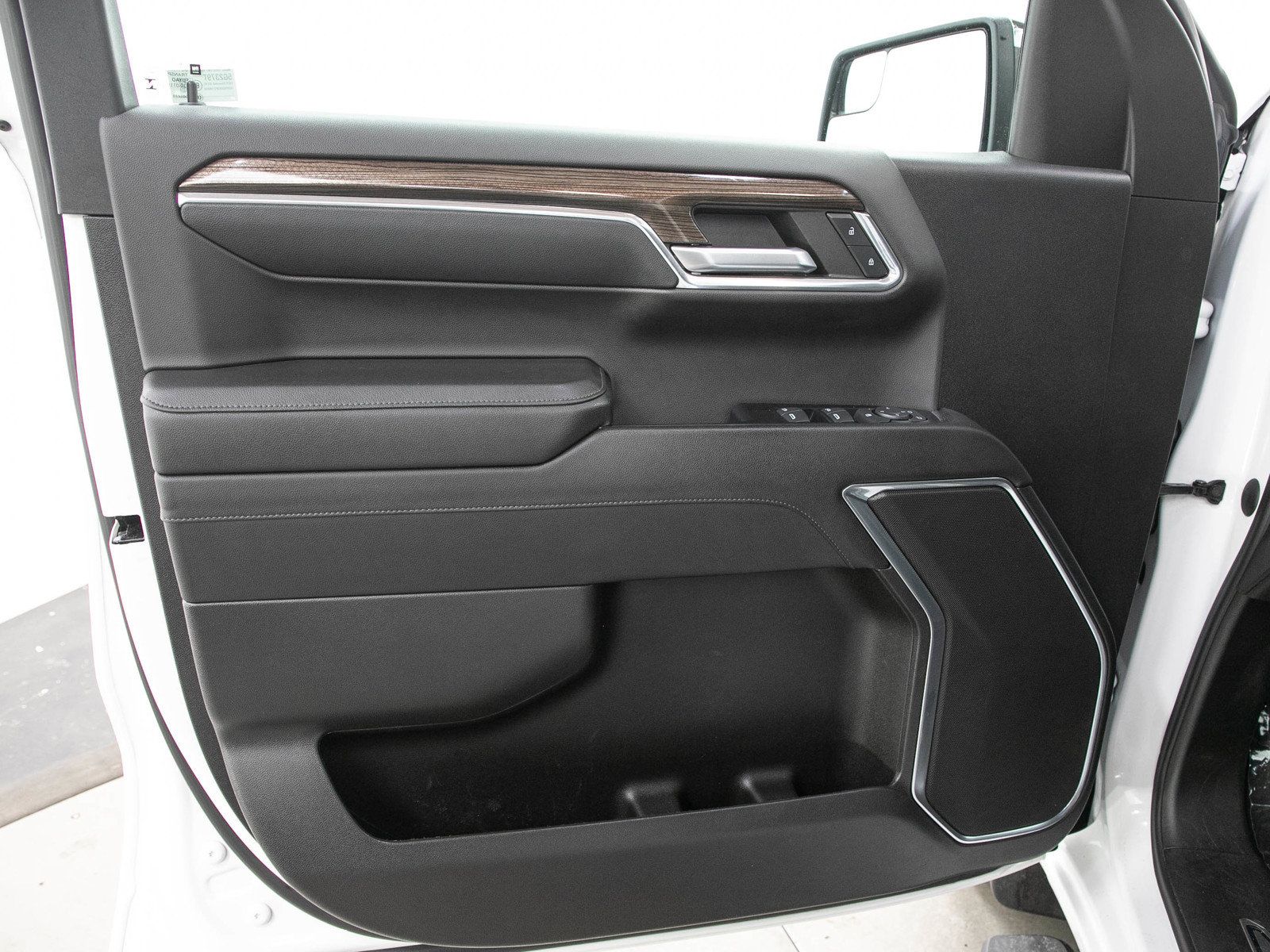 Used 2023 Chevrolet Silverado 1500 LT AWD/4WD image 21