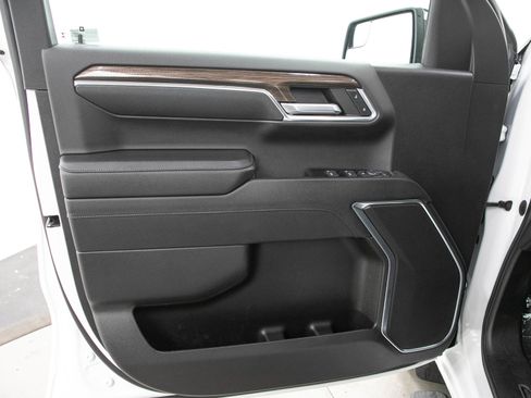 Used 2023 Chevrolet Silverado 1500 LT AWD/4WD image 21