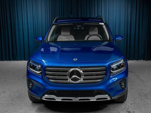 Certified 2025 Mercedes-Benz GLB 250 image 2