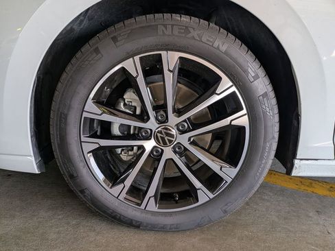 Used 2025 Volkswagen Jetta Sport FWD image 31