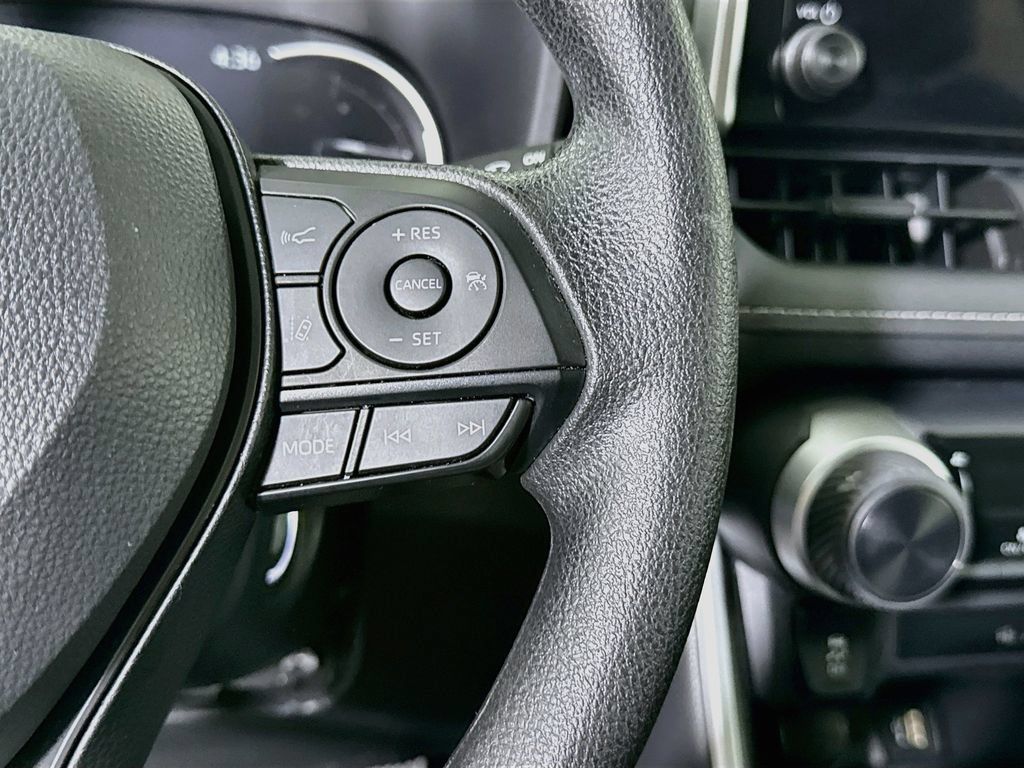 Certified 2025 Toyota RAV4 LE AWD/4WD image 22