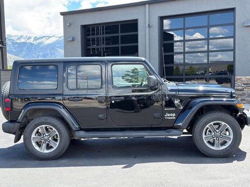 Used 2021 Jeep Wrangler Unlimited Sahara w/ Uconnect 4C Nav & Sound Group AWD/4WD image 3