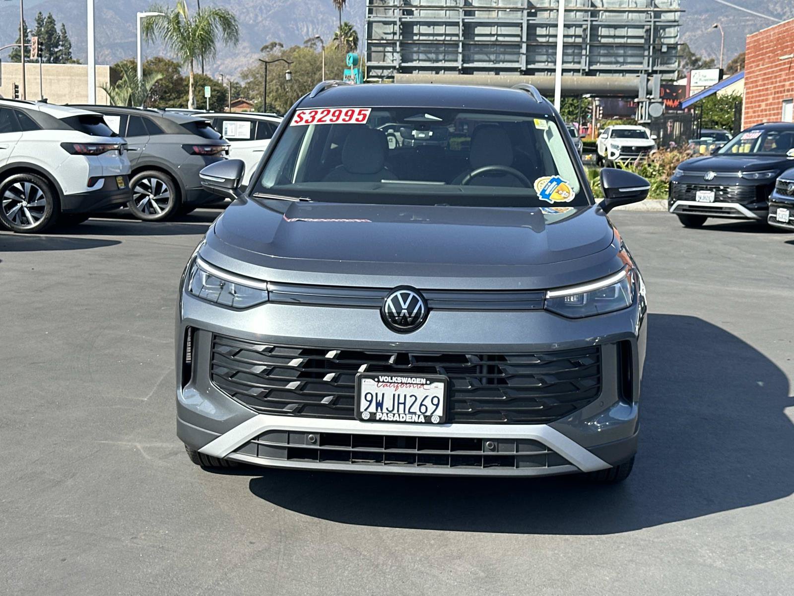 Certified 2026 Volkswagen Tiguan SE FWD image 2
