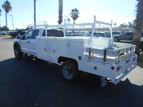 Used 2024 Ford F550 2WD SuperCab Super Duty image 3