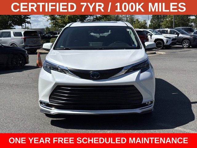 Used 2024 Toyota Sienna XLE w/ XLE Plus Package FWD image 6