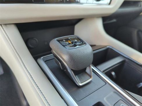 Certified 2024 Nissan Pathfinder SL image 29