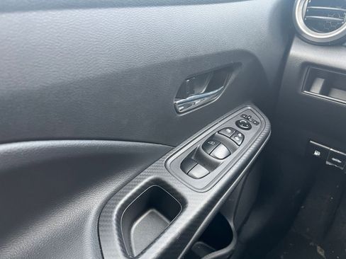 Used 2025 Nissan Versa SV image 18