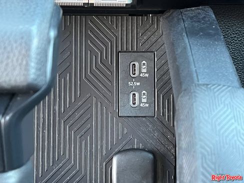Certified 2025 Toyota 4Runner SR5 AWD/4WD image 27