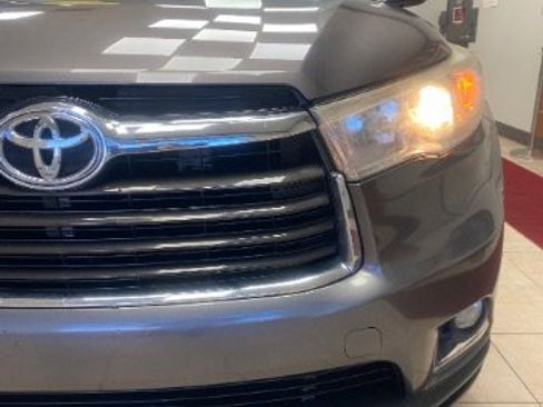 Used 2016 Toyota Highlander Limited image 11