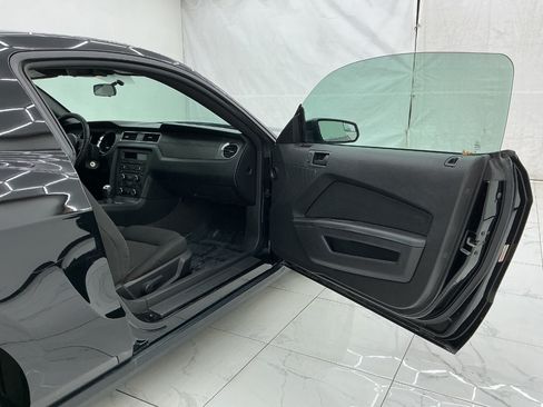 Used 2012 Ford Mustang GT RWD image 17