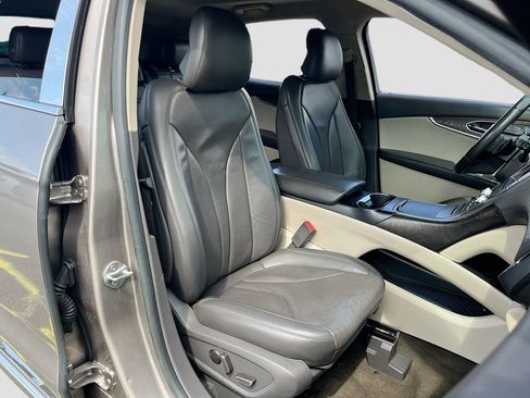 Used 2019 Lincoln Nautilus Reserve FWD image 30