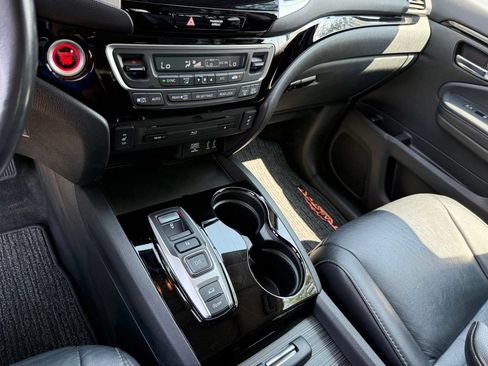 Used 2016 Honda Pilot Touring image 24