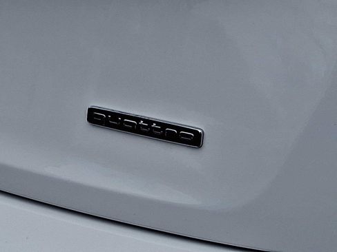 Used 2023 Audi Q5 2.0T Premium w/ Convenience Package image 24