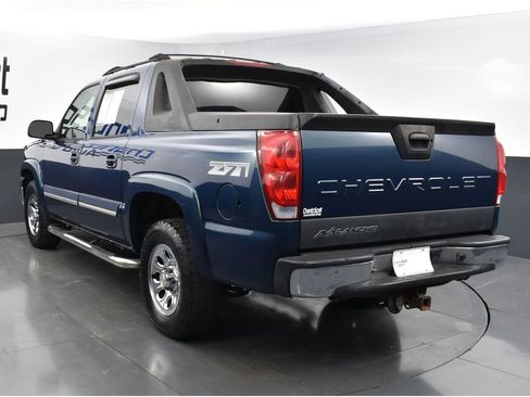 Used 2005 Chevrolet Avalanche Z71 w/ Sun And Sound Package image 4