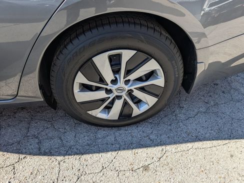 Used 2024 Nissan Altima 2.5 S FWD image 25