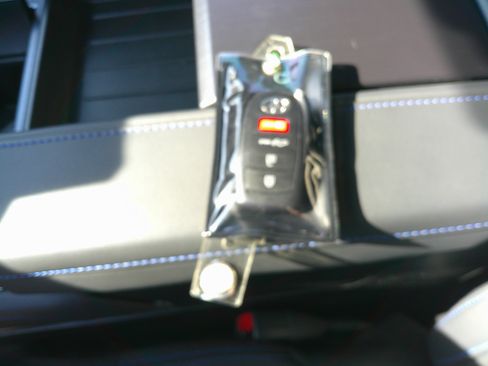 Used 2024 Toyota Tundra Platinum image 36