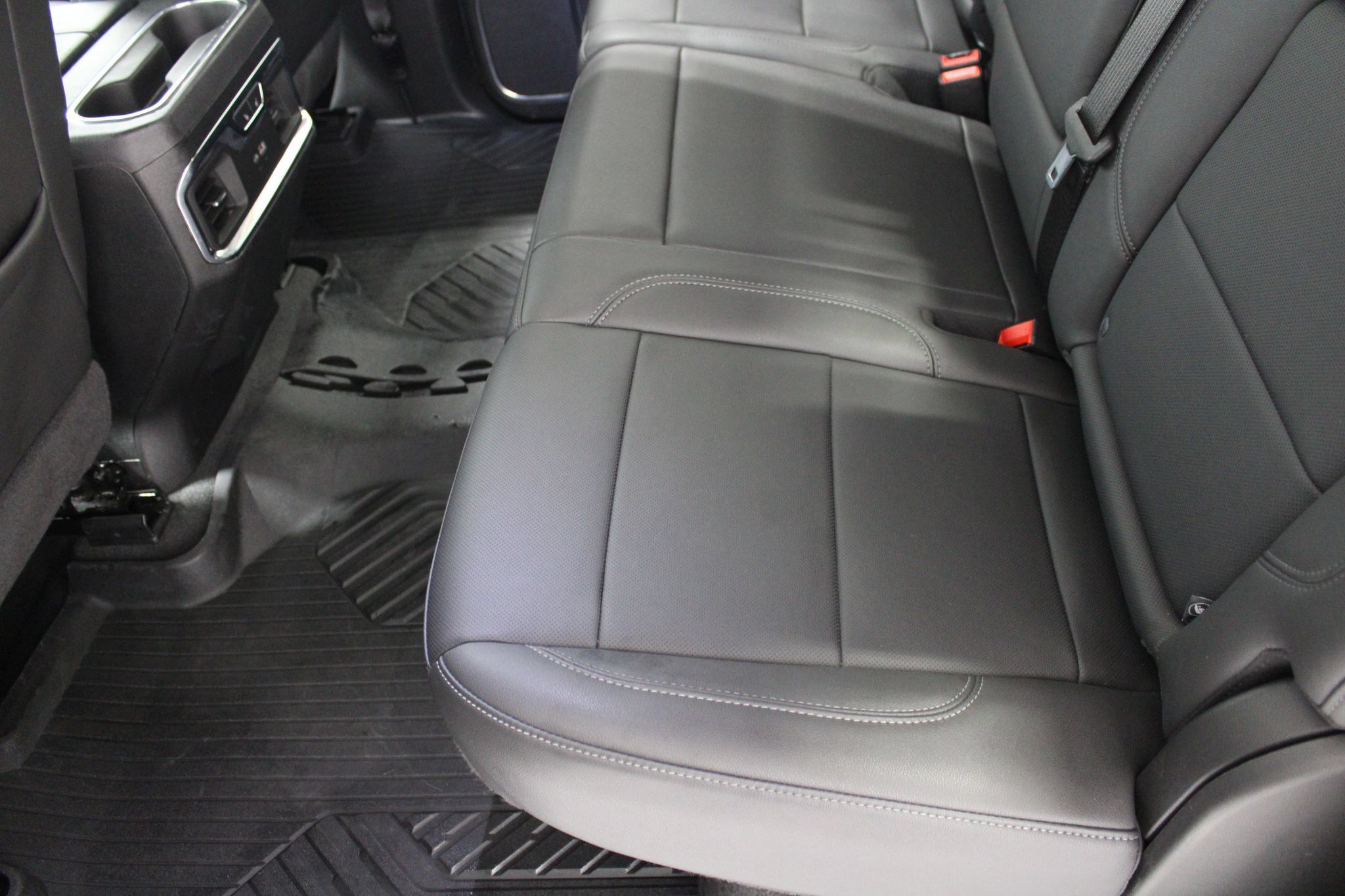 Used 2024 Chevrolet Silverado 1500 LTZ AWD/4WD image 18