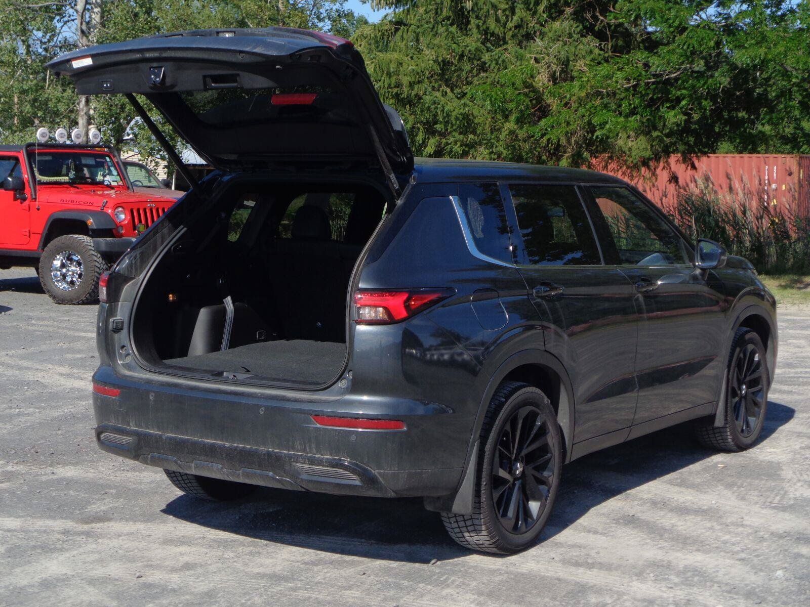 Used 2024 Mitsubishi Outlander SE Black Edition AWD/4WD image 7