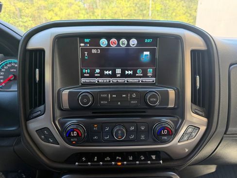 Used 2019 GMC Sierra 2500 Denali w/ Duramax Plus Package AWD/4WD image 12