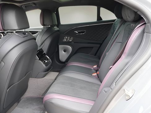 New 2025 Bentley Flying Spur Plug-In Hybrid image 13