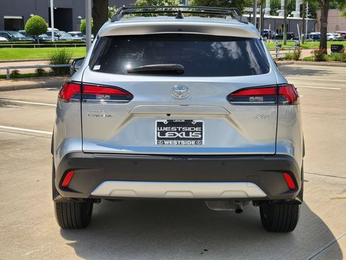 Used 2025 Toyota Corolla Cross XLE w/ Convenience Package FWD image 6