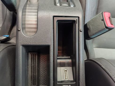 Used 2012 Volkswagen Eos Lux w/ Tech Pkg FWD image 32