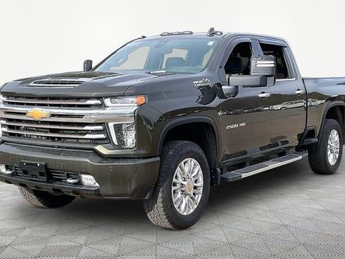 Used 2022 Chevrolet Silverado 2500 High Country w/ Technology Package image 3