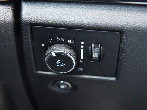 Used 2020 Jeep Grand Cherokee Limited X image 36