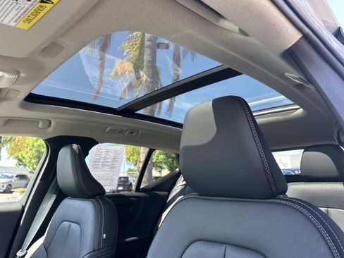 Certified 2026 Volvo XC40 B5 Plus w/ Protection Package Premier image 35