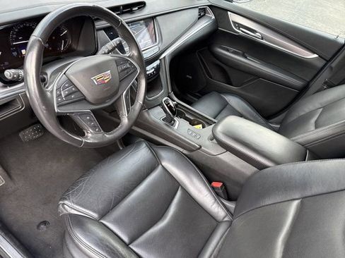 Used 2018 Cadillac XT5 Luxury w/ Driver Awareness Package image 11