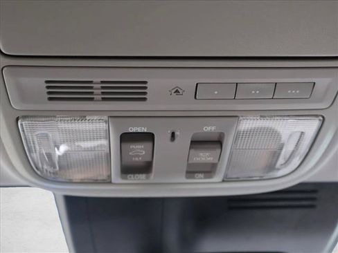 Used 2017 Honda CR-V Touring image 22
