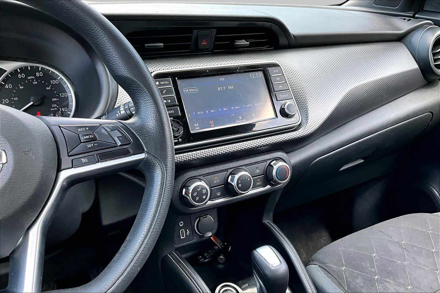 Used 2019 Nissan Kicks S FWD image 7