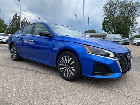 Certified 2025 Nissan Altima 2.5 SV FWD image 7