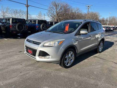 Used 2016 Ford Escape Titanium image 3