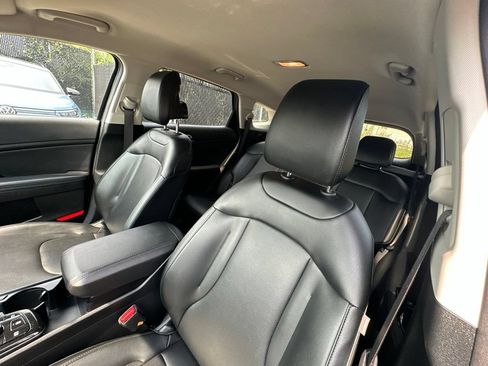 Used 2024 Kia Sportage EX AWD/4WD image 11