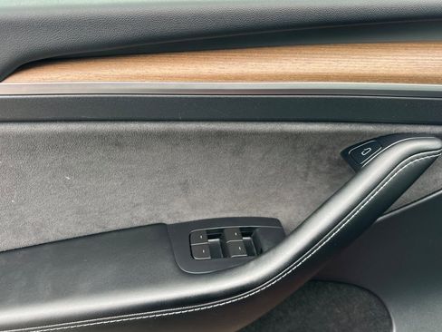 Used 2023 Tesla Model Y Long Range image 11