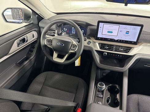 New 2026 Ford Explorer Active AWD/4WD image 18