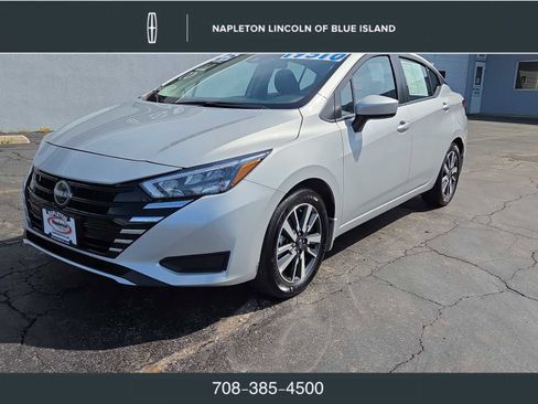 Used 2025 Nissan Versa SV w/ Trunk Package FWD image 1